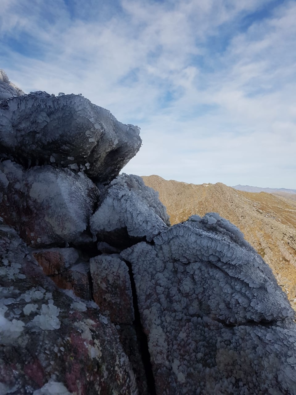 POSTALES BLANCAS QUE DEJÓ LA NIEVE EN PIGÜÉ