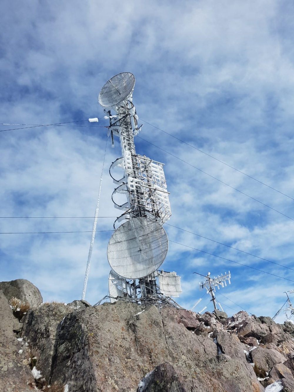 POSTALES BLANCAS QUE DEJÓ LA NIEVE EN PIGÜÉ