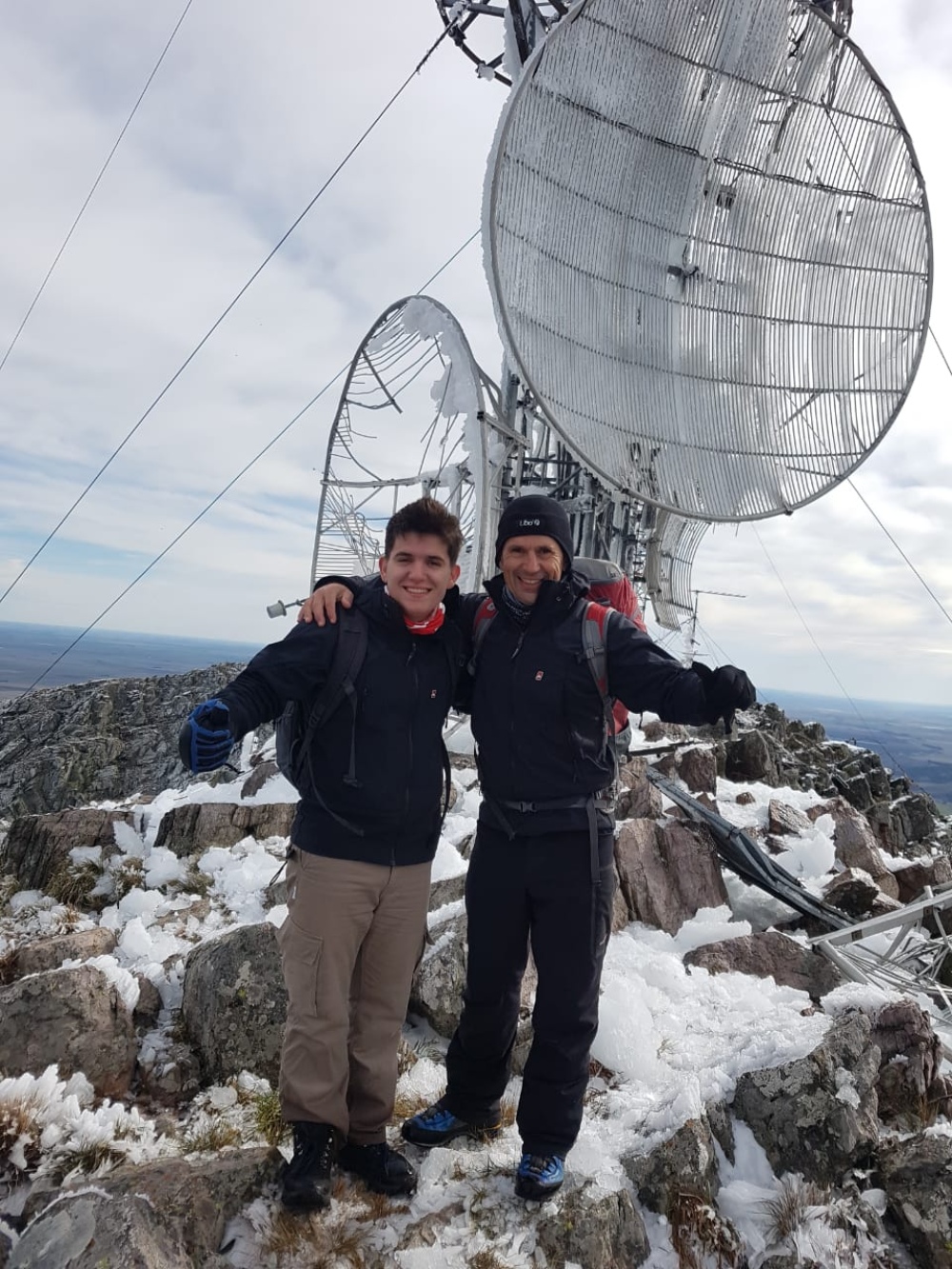 POSTALES BLANCAS QUE DEJÓ LA NIEVE EN PIGÜÉ