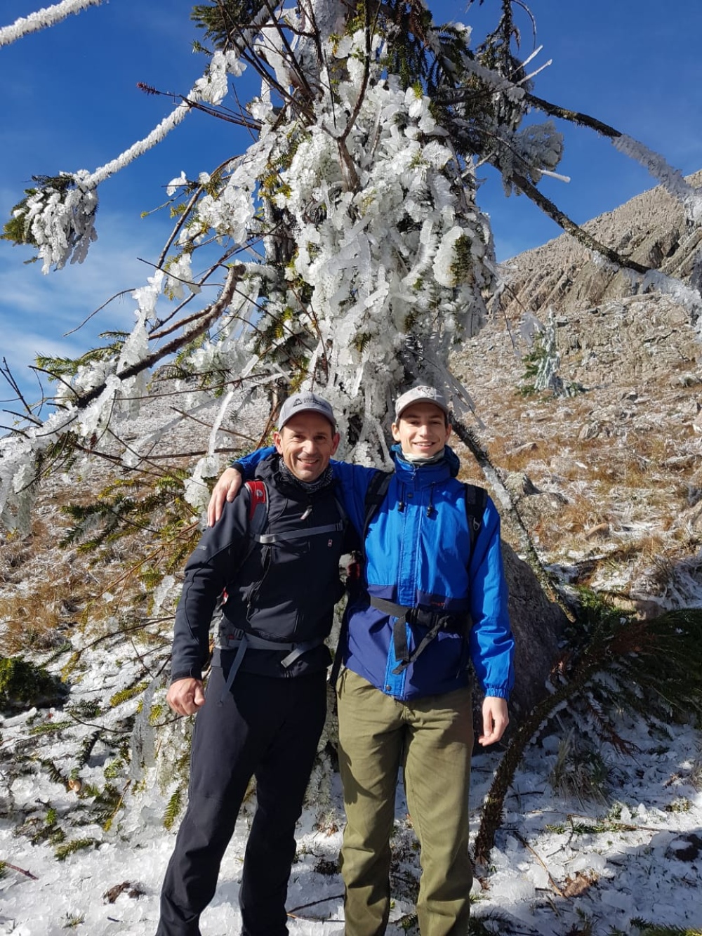 POSTALES BLANCAS QUE DEJÓ LA NIEVE EN PIGÜÉ