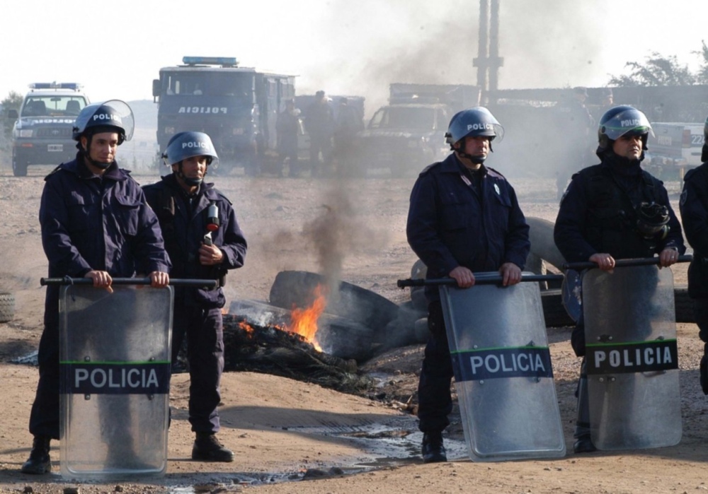 HOY: 16 AÑOS DE LA REPRESIÓN A LOS TRABAJADORES DE TEXTILES PIGÜÉ