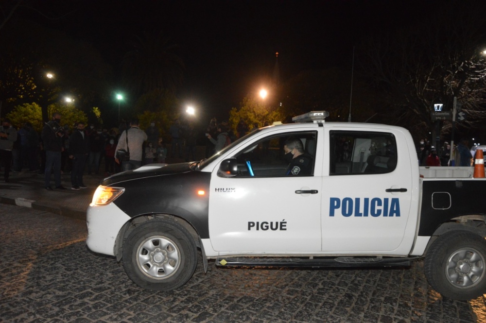 En Pigüé también hubo manifestación en apoyo a los reclamos policiales