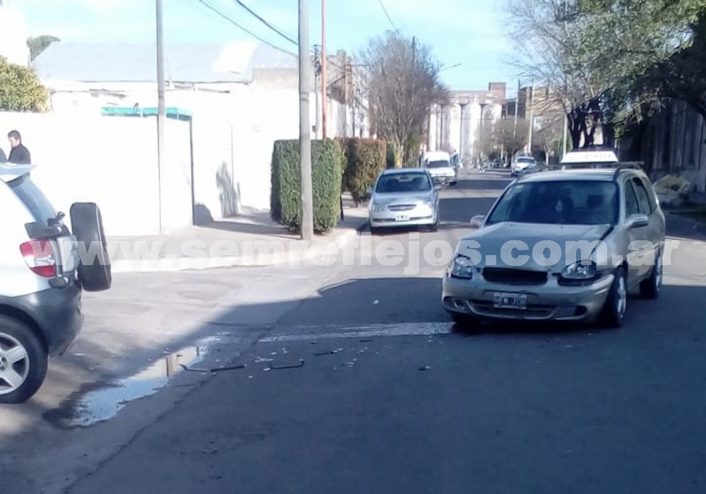 CHOQUE EN CALLE URQUIZA Y ESPAÑA