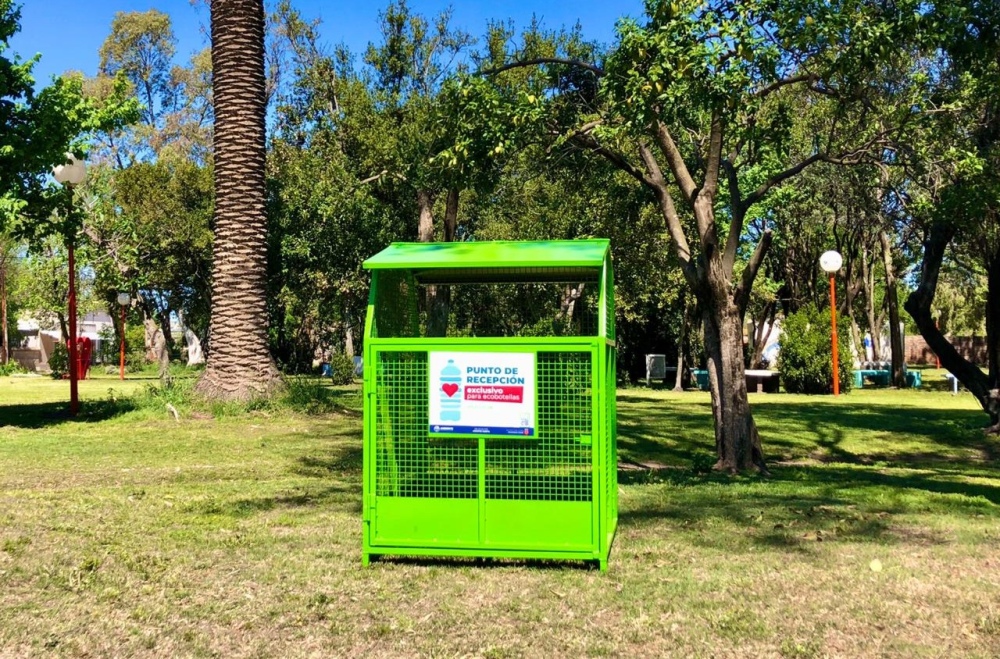 CANASTO ”ECOBOTELLAS” EN ARROYO CORTO