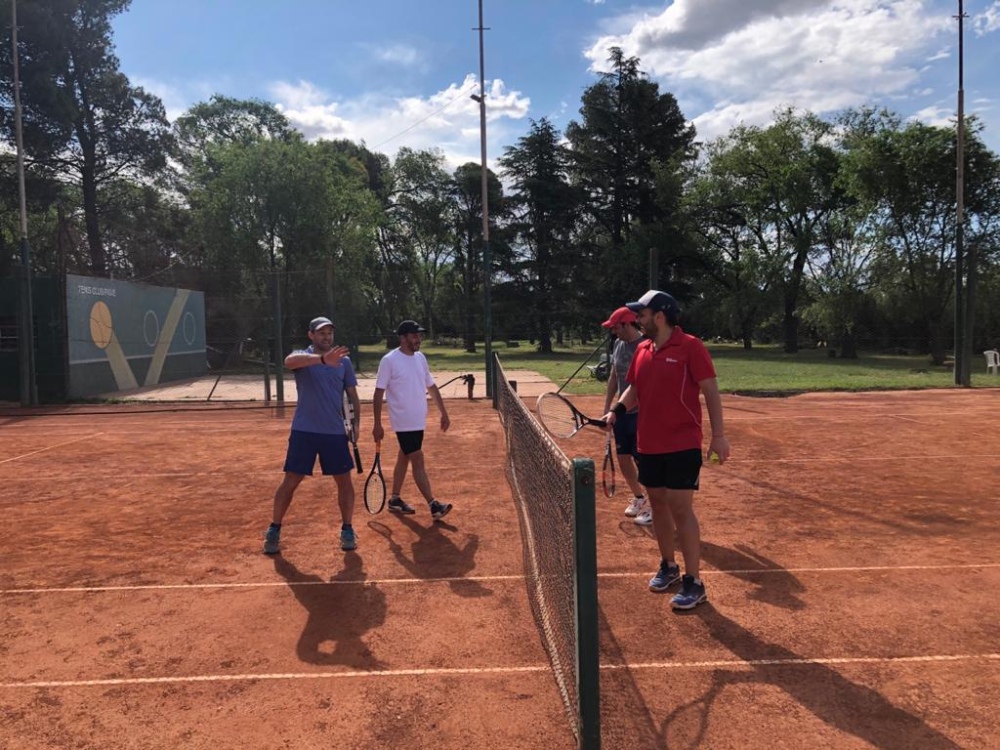 Fue el turno de ellos en el Tenis Club Pigüé