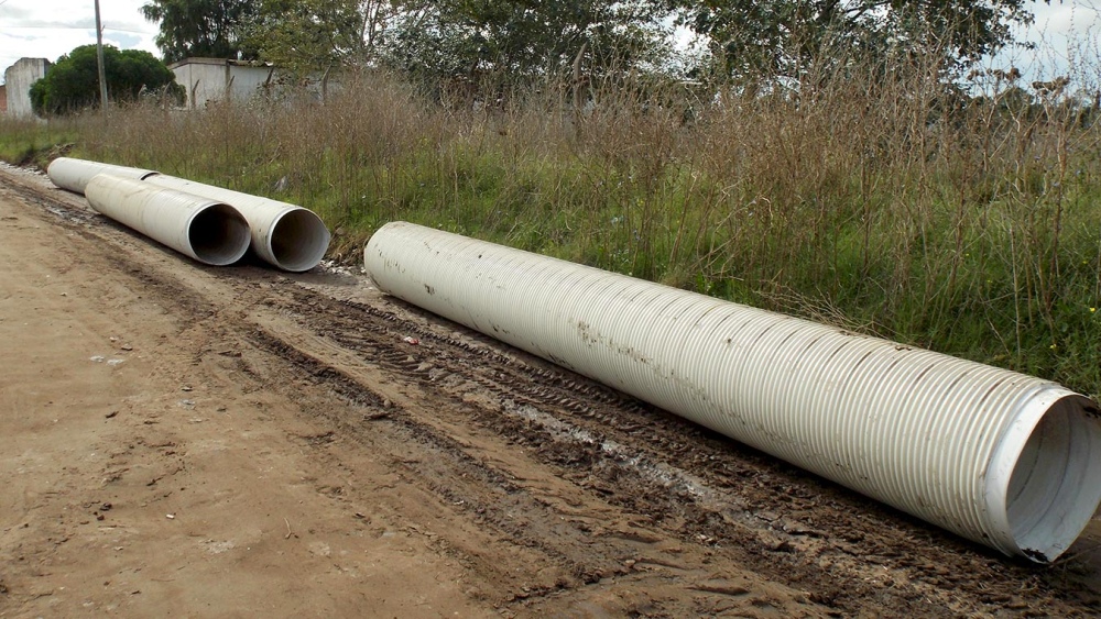 KATOPODIS FIRMARÁ OBRAS DE CLOACAS PARA SAAVEDRA Y ESPARTILLAR