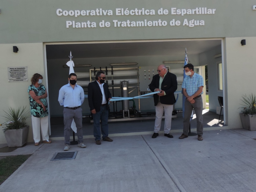 INAUGURARON LA PLANTA DE OSMOSIS INVERSA EN ESPARTILLAR