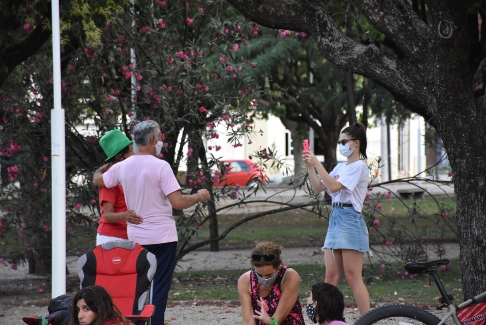 EL CLIMA INTERRUMPIÓ LA VIGILIA A FAVOR DEL ABORTO