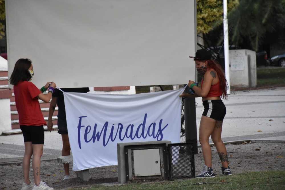 EL CLIMA INTERRUMPIÓ LA VIGILIA A FAVOR DEL ABORTO