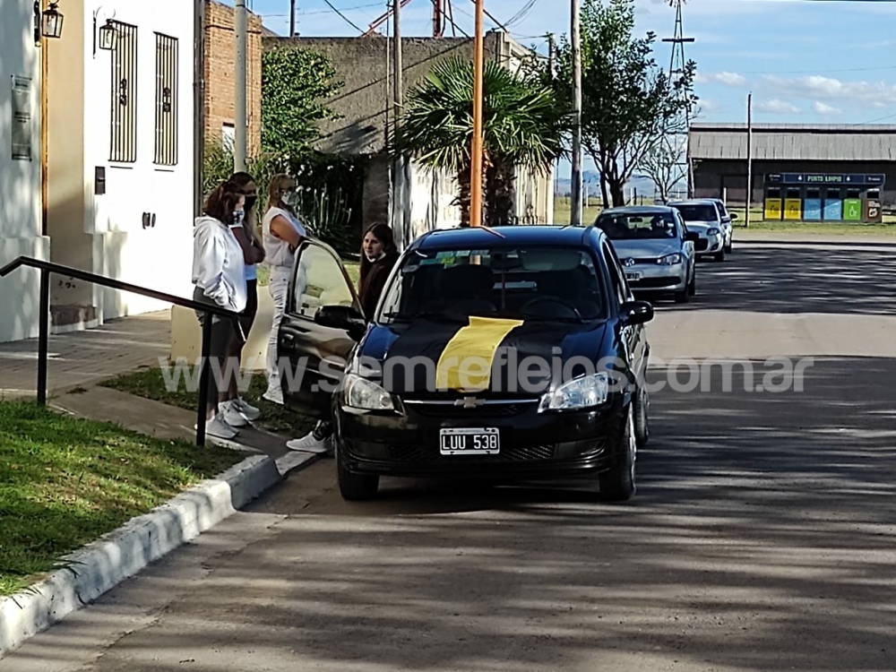 Caravana y bocinazo en Arroyo Corto en apoyo a Olaverría