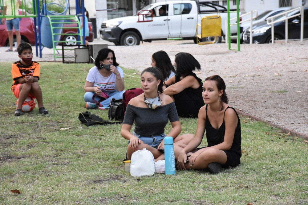 EL CLIMA INTERRUMPIÓ LA VIGILIA A FAVOR DEL ABORTO