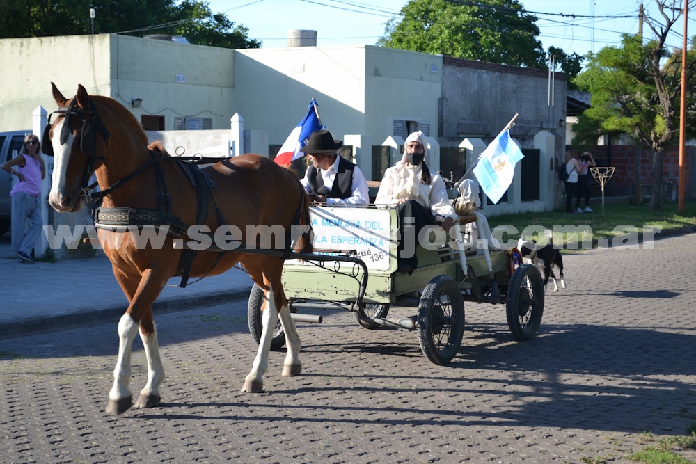 DESFILE DE CARROZAS POR LA CIUDAD DE PIGÜÉ