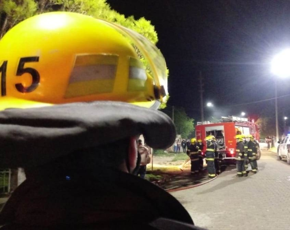 RASTROJOS Y PRINCIPIO DE INCENDIO EN UNA VIVIENDA