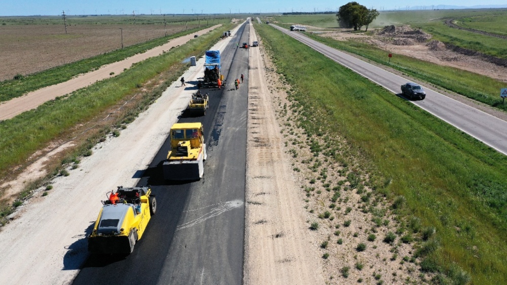 AVANZA LA AUTOPISTA DE RUTA NACIONAL 33