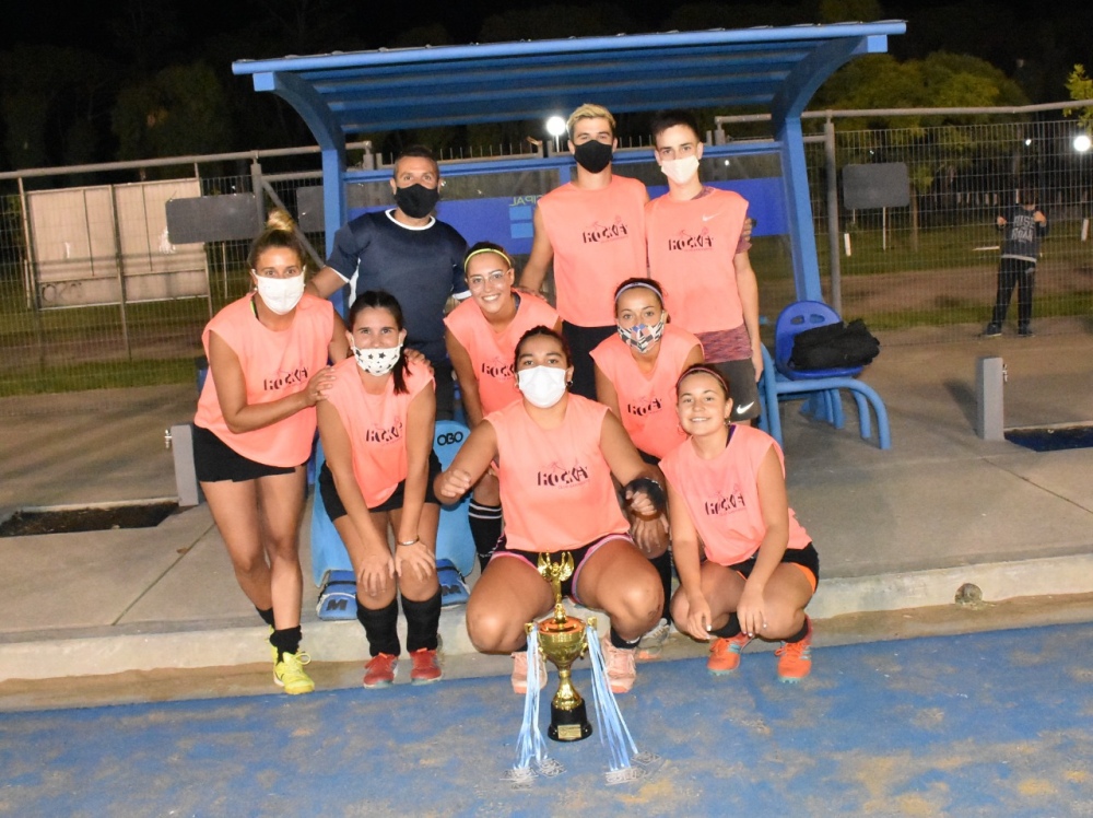 Full Picantes festejó por primera vez en el Hóckey 8