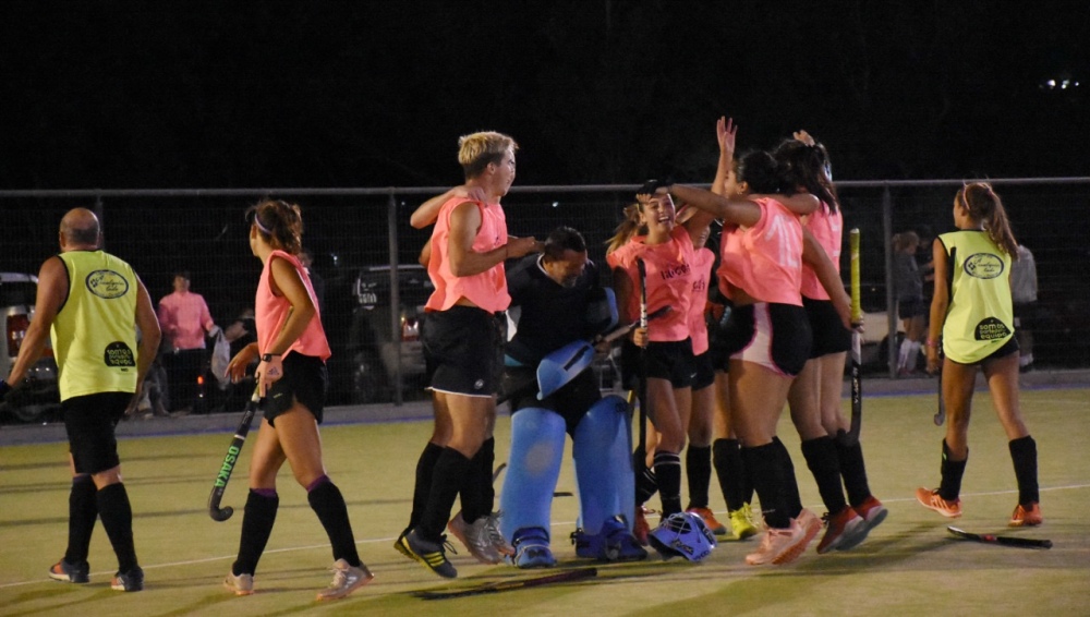 Full Picantes festejó por primera vez en el Hóckey 8