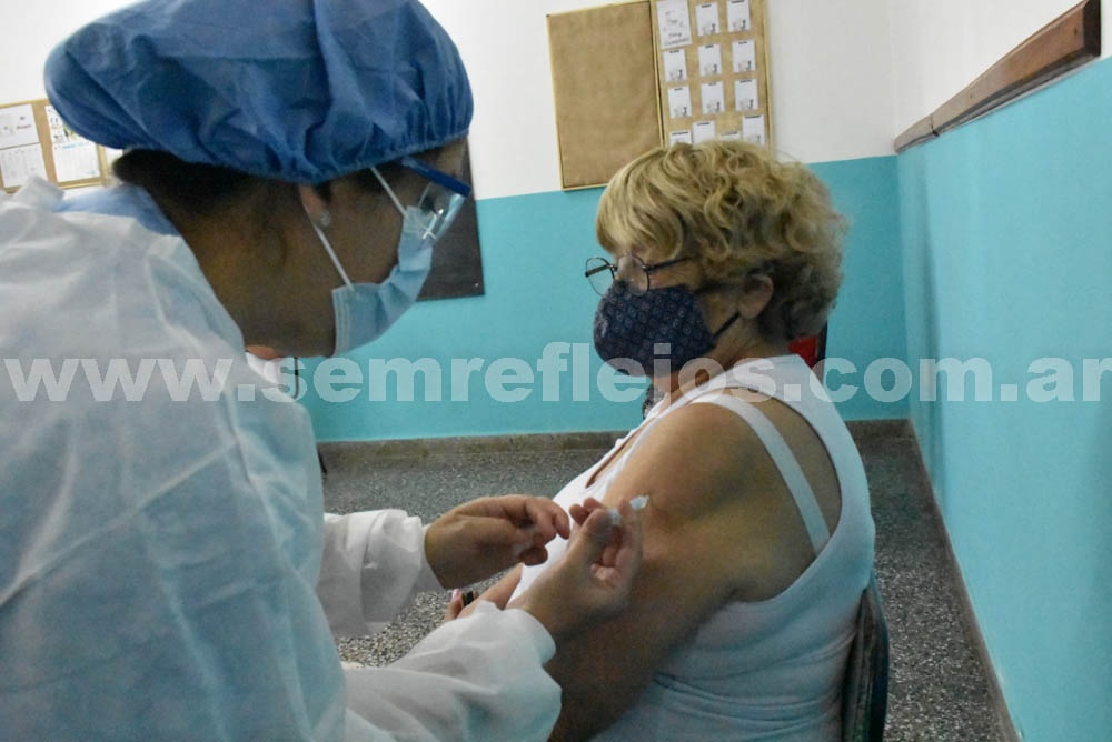 COVID: Hoy se vacuna en Espartillar y mañana en Saavedra