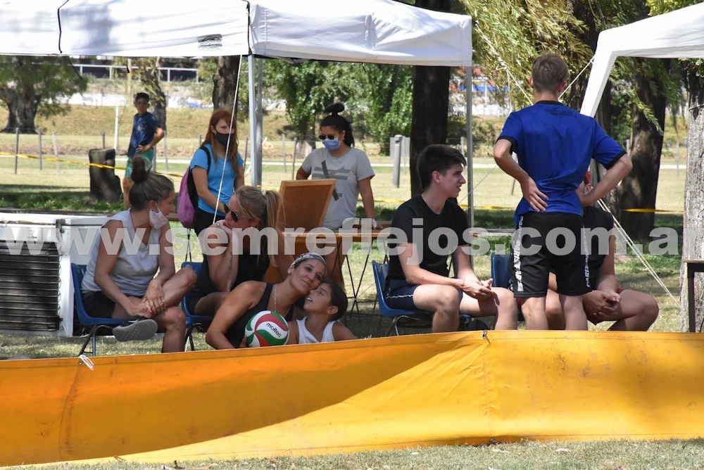 A pleno el torneo de Beach Vóley