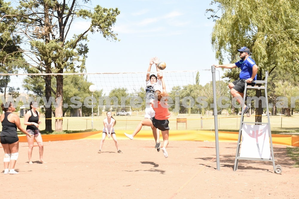 A pleno el torneo de Beach Vóley