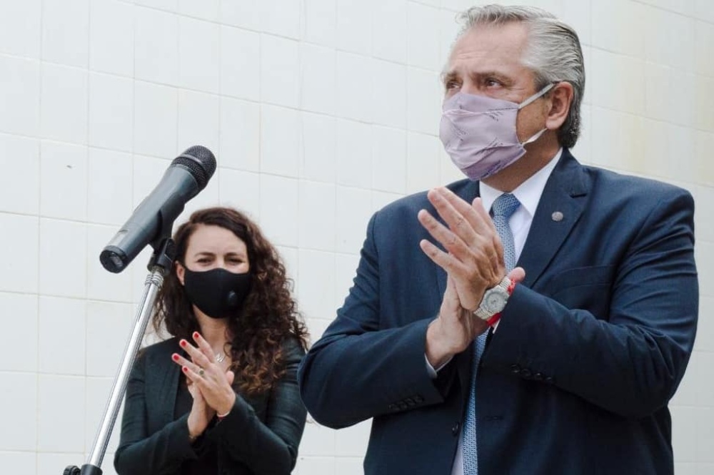 MERQUEL EN EL PALCO CON EL PRESIDENTE FERNANDEZ