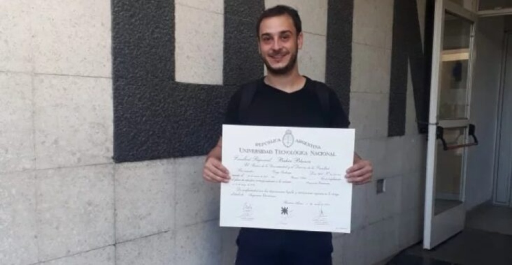 Diego Sarlinga se recibió de Ingeniero en electrónica con el mejor promedio en la UTN