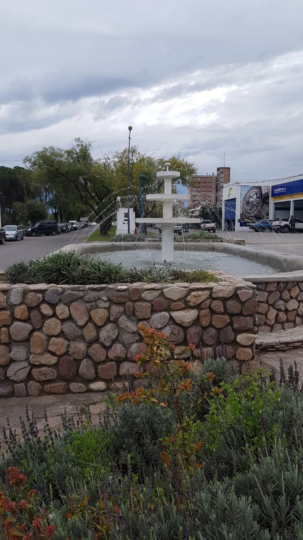 FUNCIONA NUEVAMENTE LA FUENTE DE AGUA