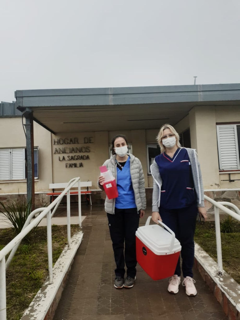 Aplicaron segundas dosis contra Covid en hogares de abuelos