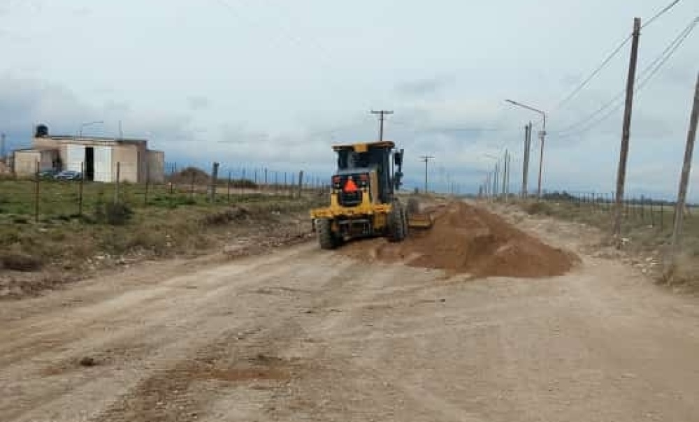 ARREGLOS DE CAMINOS EN LA LOCALIDAD DE SAAVEDRA