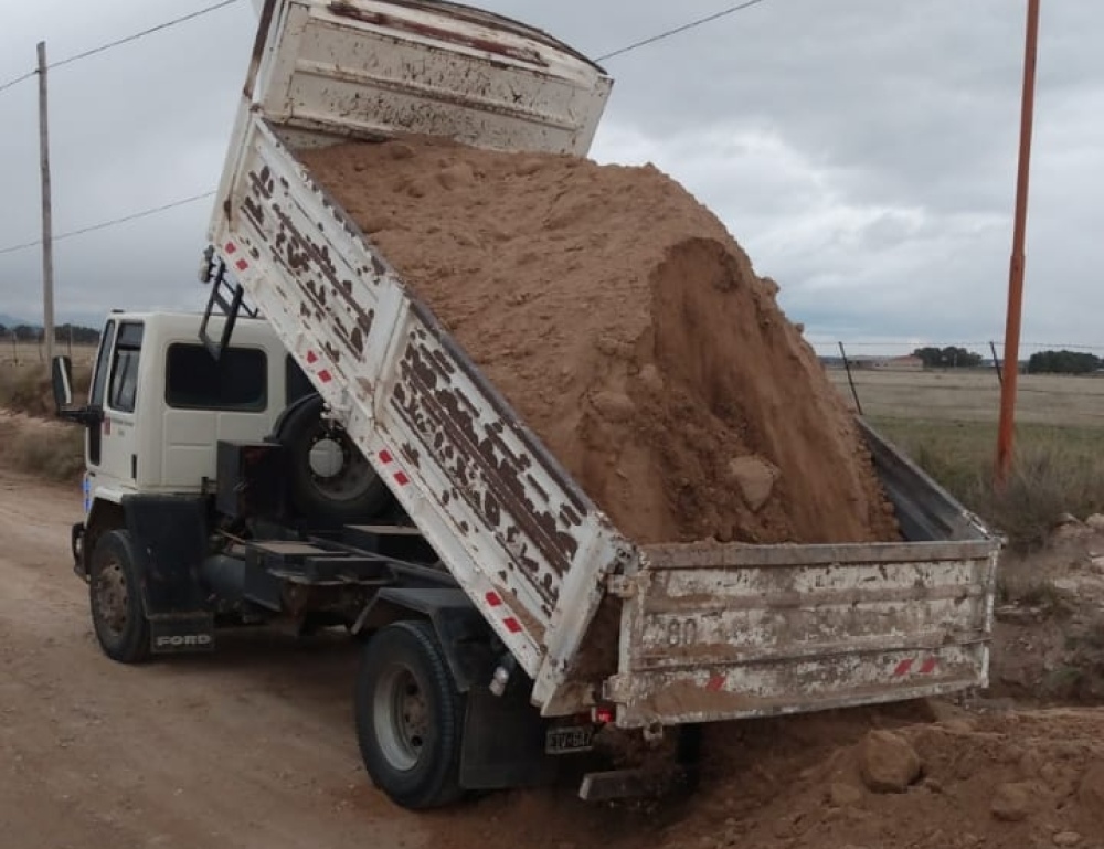 ARREGLOS DE CAMINOS EN LA LOCALIDAD DE SAAVEDRA