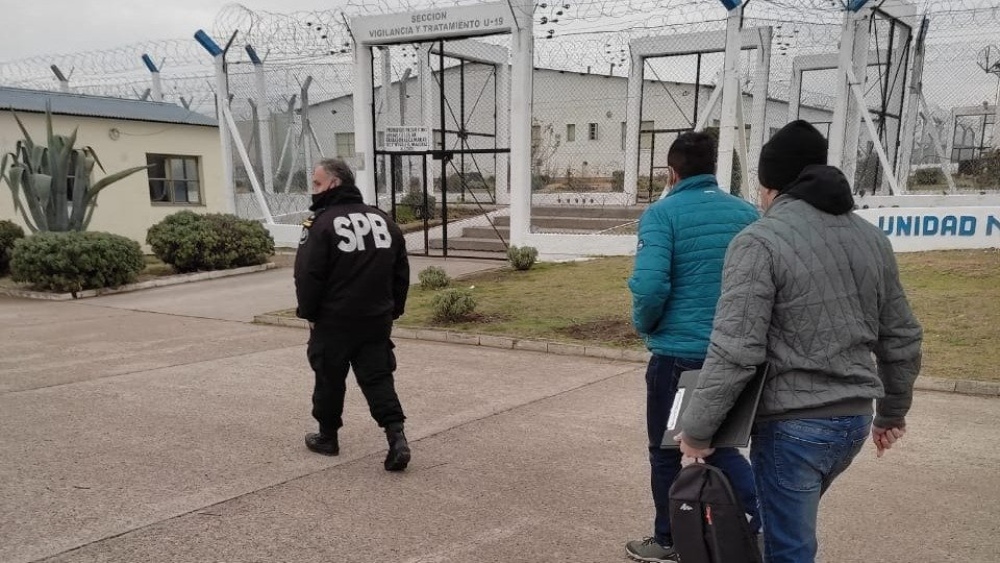 Allanaron una celda de la cárcel de Saavedra por una estafa millonaria