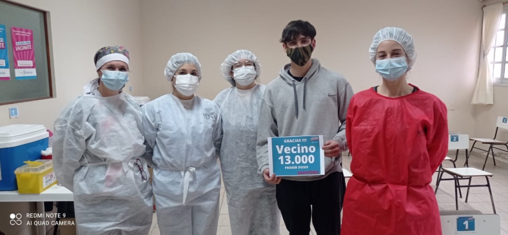 Hoy se vacunó ”el vecino 13 mil” contra Covid en Pigüé