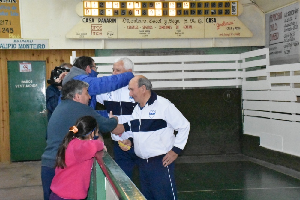 Bochas – Hay final en las tres categorías