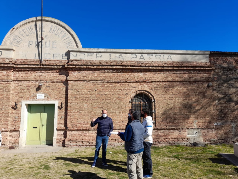 IACOVELLI Y SU EQUIPO VISITARON LA INSTITUCIÓN DEPORTIVA TIRO FEDERAL PIGÜÉ