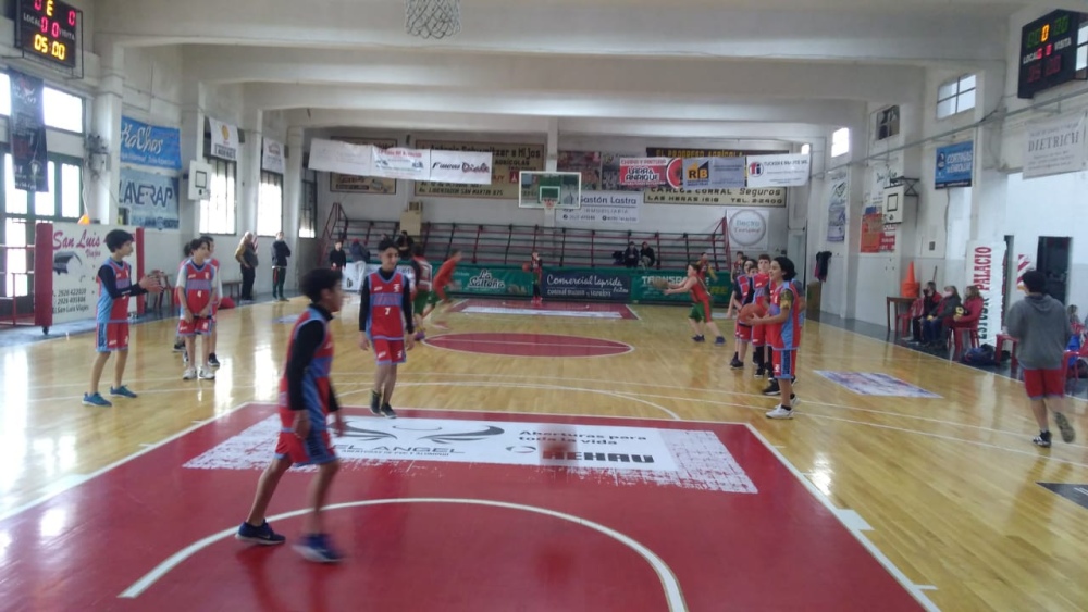 También reinició el básquetbol