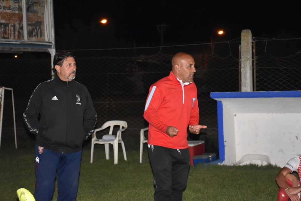 Sergio Martínez dejó de ser el técnico de Unión Pigüé