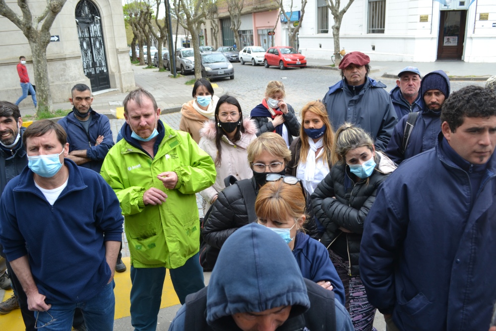 Sin acuerdo: Los municipales siguen en alerta, anuncian un paro y retan al intendente a debatir de cara al pueblo