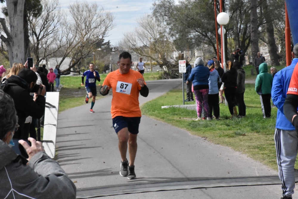 Lucas Negro ganó el Cross 8K