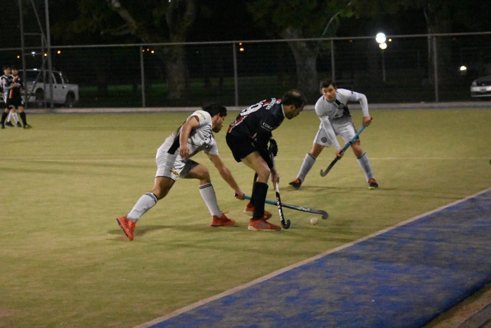 En el duelo de punteros Hóckey Pigüé no dejó dudas