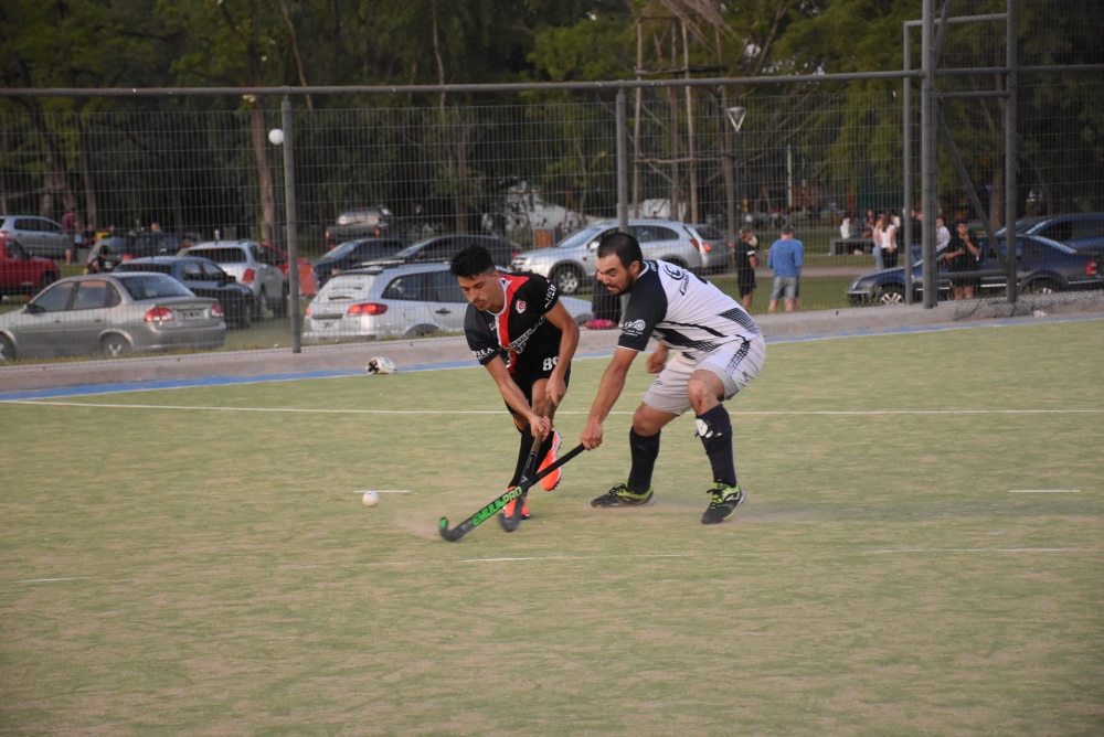 Hóckey Pigüé goleó en el clásico local