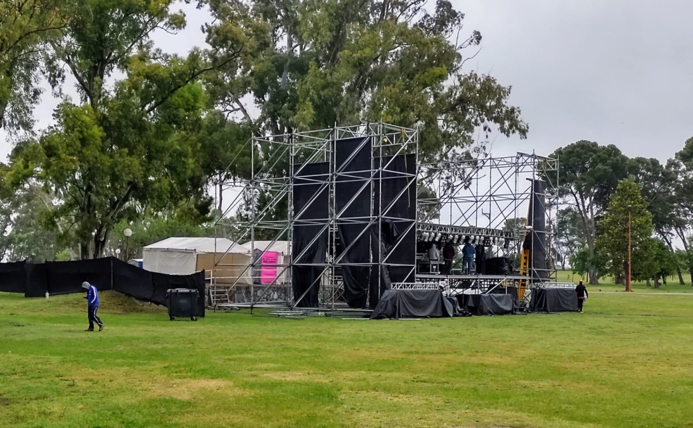 El cumpleaños 137 de Pigüé comenzó con lluvia