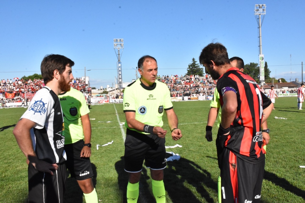 Tres jugadores se pierden la final y denuncian intento de agresión tras el clásico pigüense de inferiores