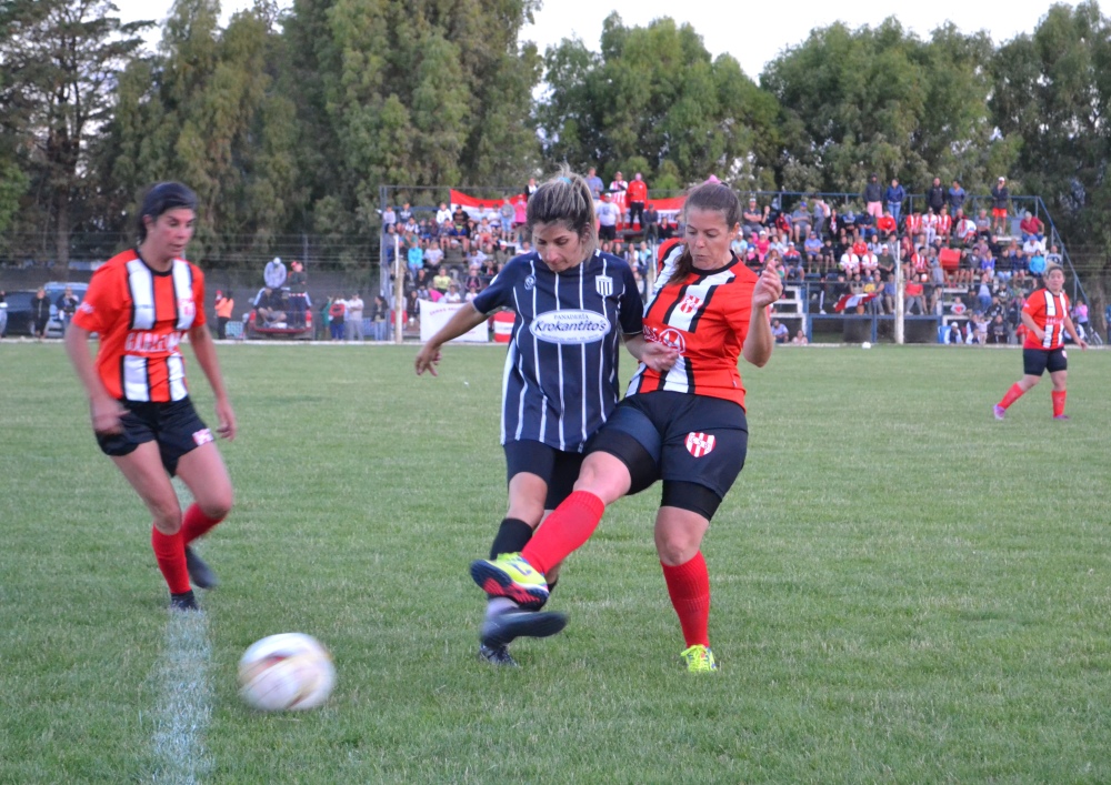 Club Sarmiento se consagró campeón del fútbol femenino