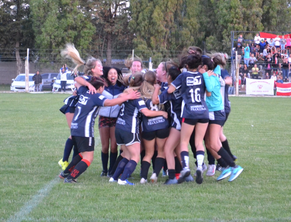 Club Sarmiento se consagró campeón del fútbol femenino