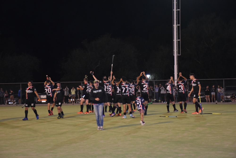 Hóckey Caballeros – Festejo de Blanco y Negro