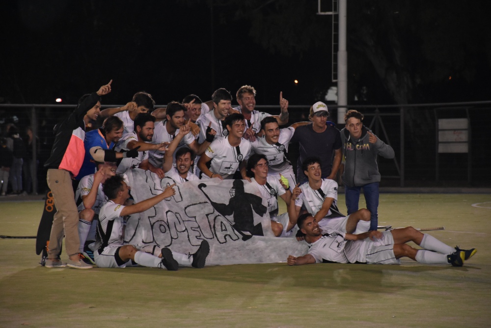 Hóckey Caballeros – Festejo de Blanco y Negro