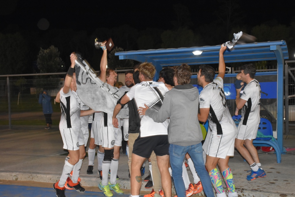 Hóckey Caballeros – Festejo de Blanco y Negro