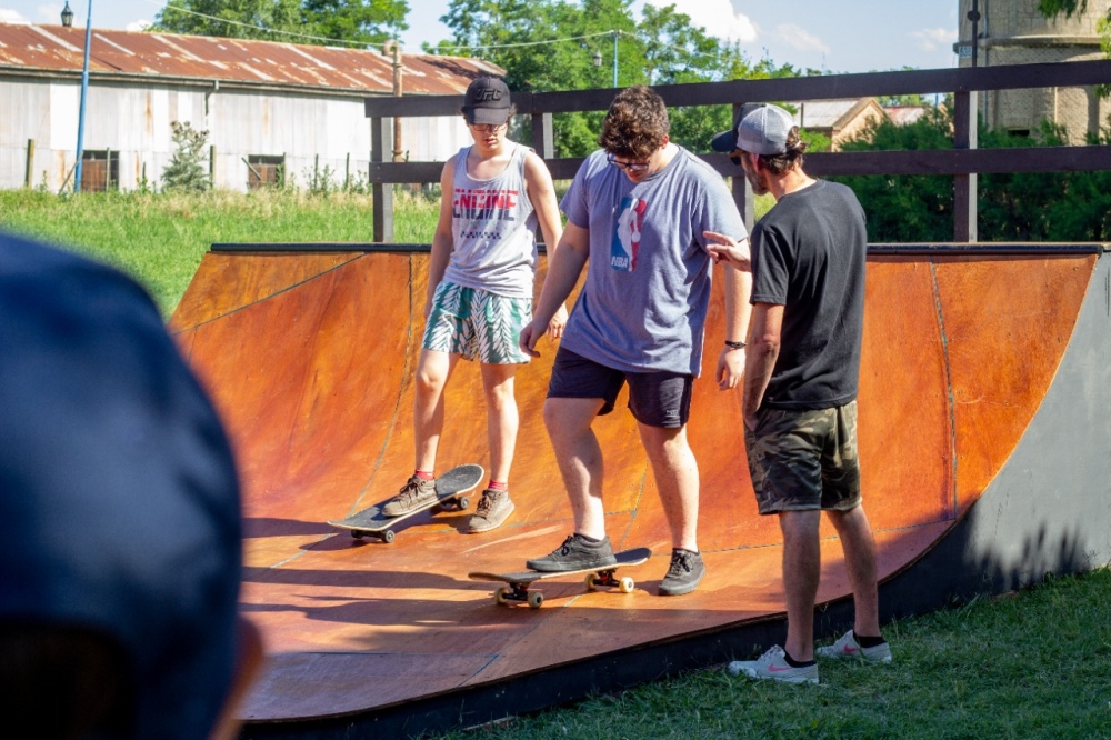 Inauguraron una pista de Skate junto al playón deportivo de Casella