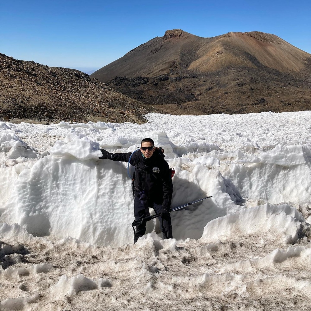 Franco Ruggeri hizo cumbre en el volcán Tromen a 4 mil metros de altura