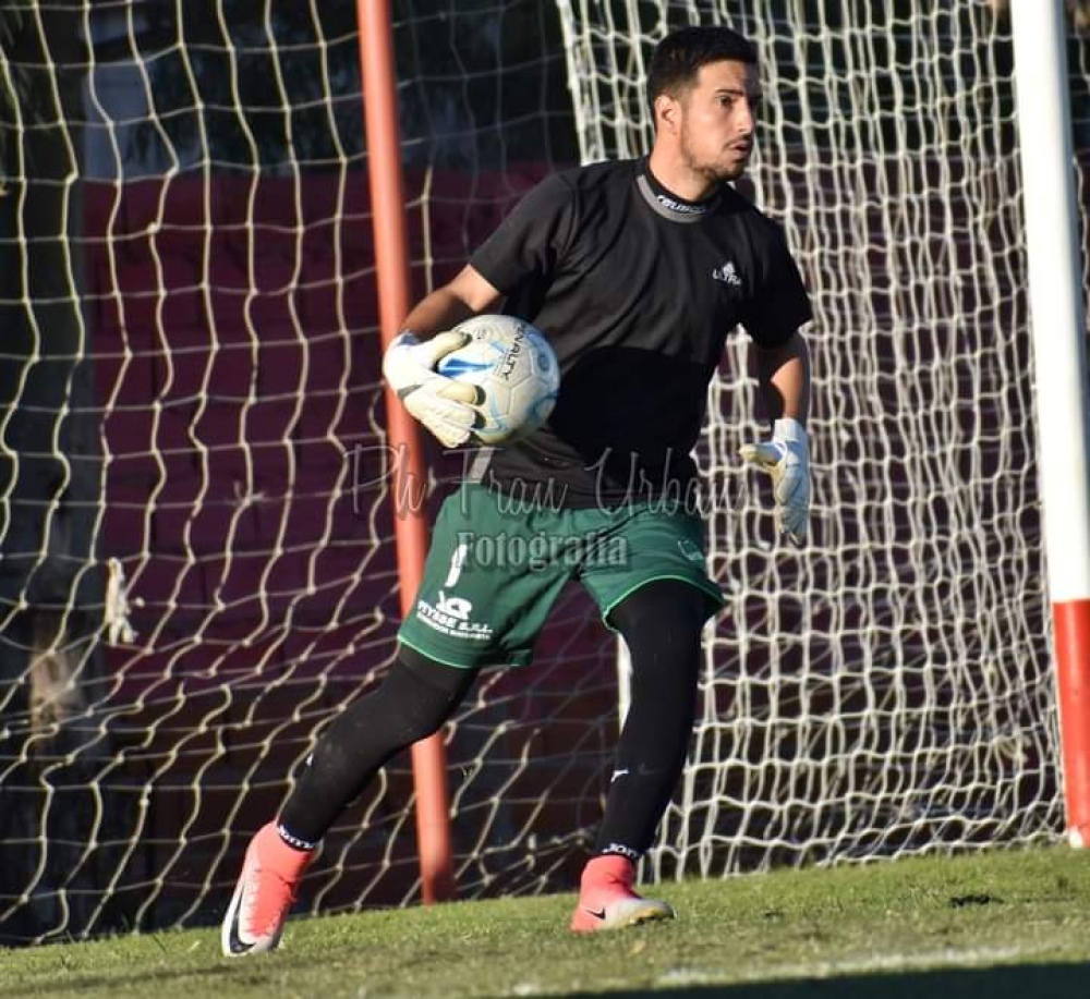 Peñarol tiene nuevo arquero