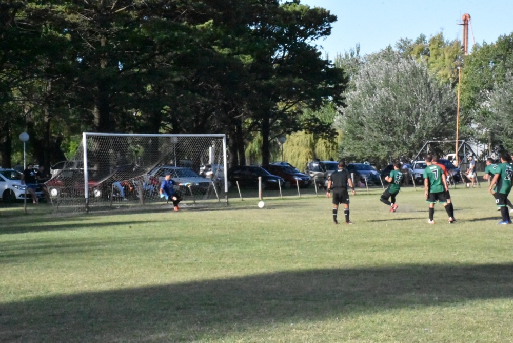 Volvió a rodar la pelota en el Guillermo Palma